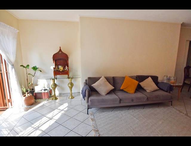 2 BEDROOM APARTMENT FOR SALE IN ATHOLL